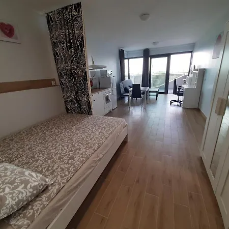 Apartment Cherry Bratislava & Free Parking Exterior foto