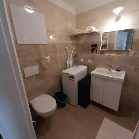 Apartment Cherry Bratislava & Free Parking Exterior foto