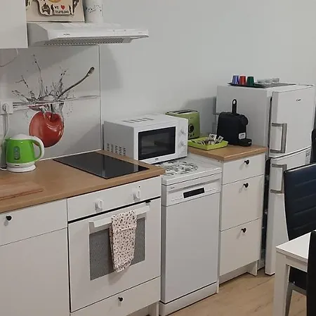 Apartment Cherry Bratislava & Free Parking Exterior foto